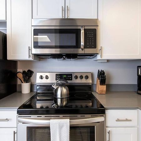 Abode Vue At 3Rd Downtown Loft Style Suite + Sleeper Sofa Louisville Esterno foto