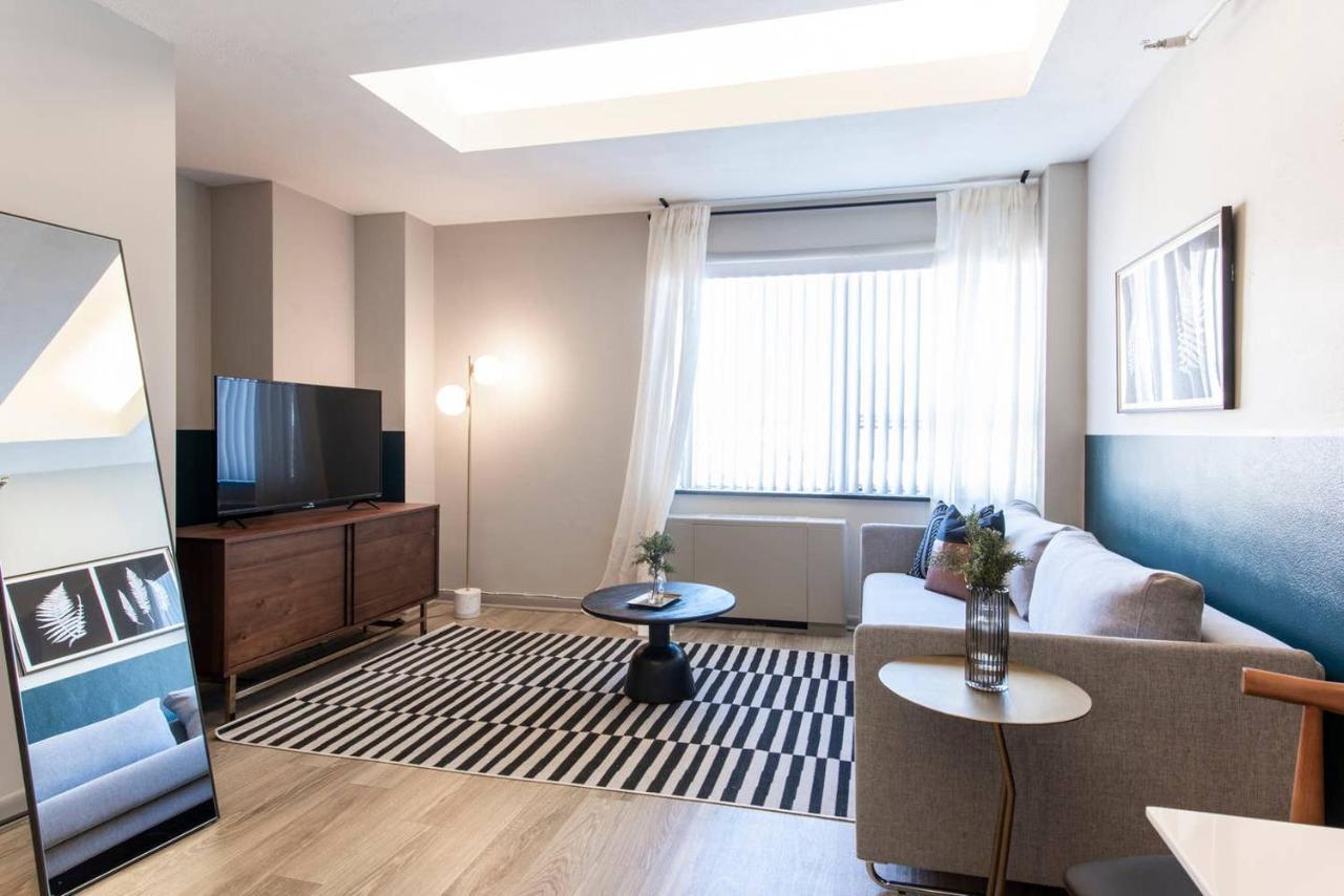 Abode Vue At 3Rd Downtown Loft Style Suite + Sleeper Sofa Louisville Esterno foto