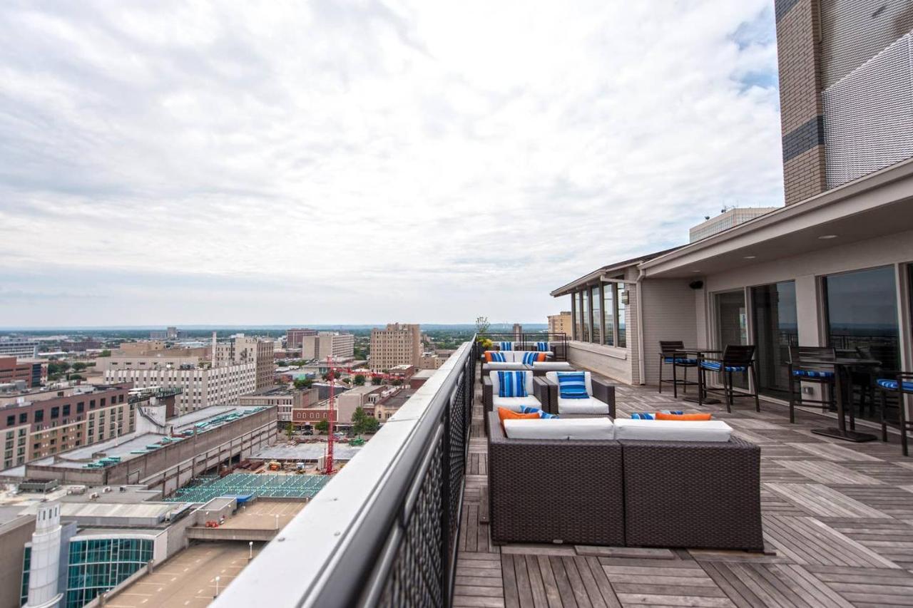 Abode Vue At 3Rd Downtown Loft Style Suite + Sleeper Sofa Louisville Esterno foto